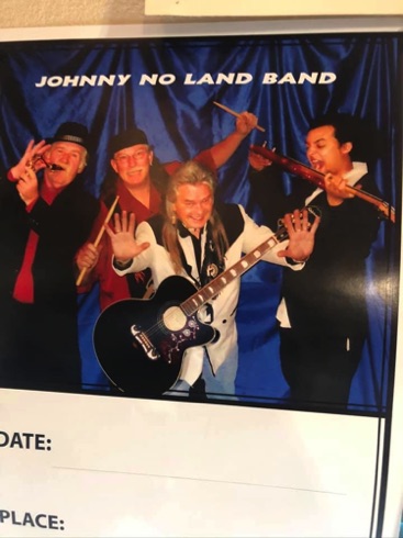Johnny No Land Band - Howes
Maniac Mike, Johnson, Fowler